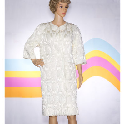 Vintage 1960s Ivory Quilted Brocade Housecoat