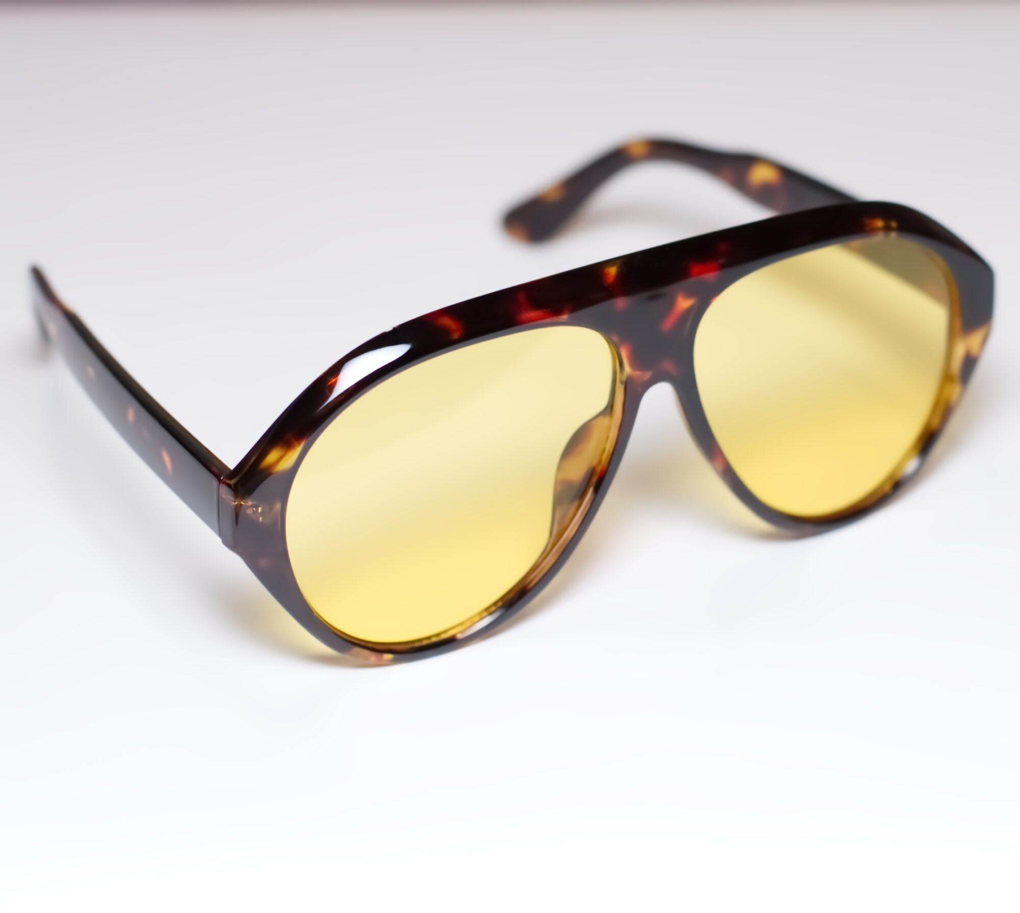 Aviator Sunglasses Green or Yellow Lens - Image 9