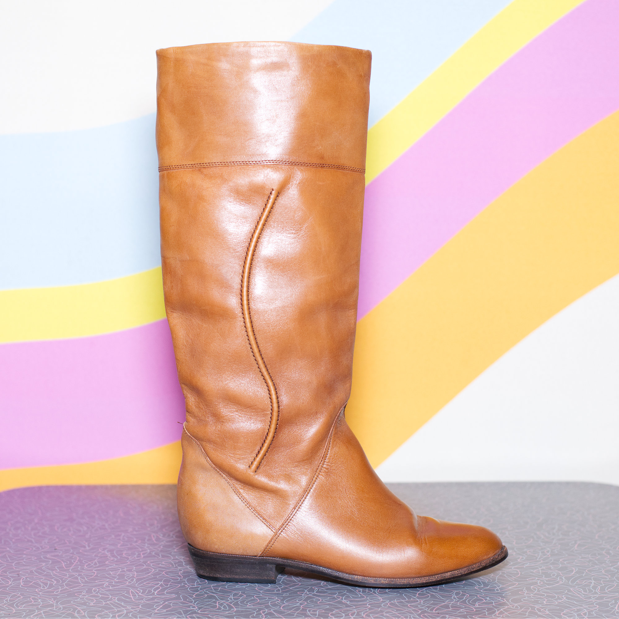 Vintage Brown Leather Flat Boots | Size 7