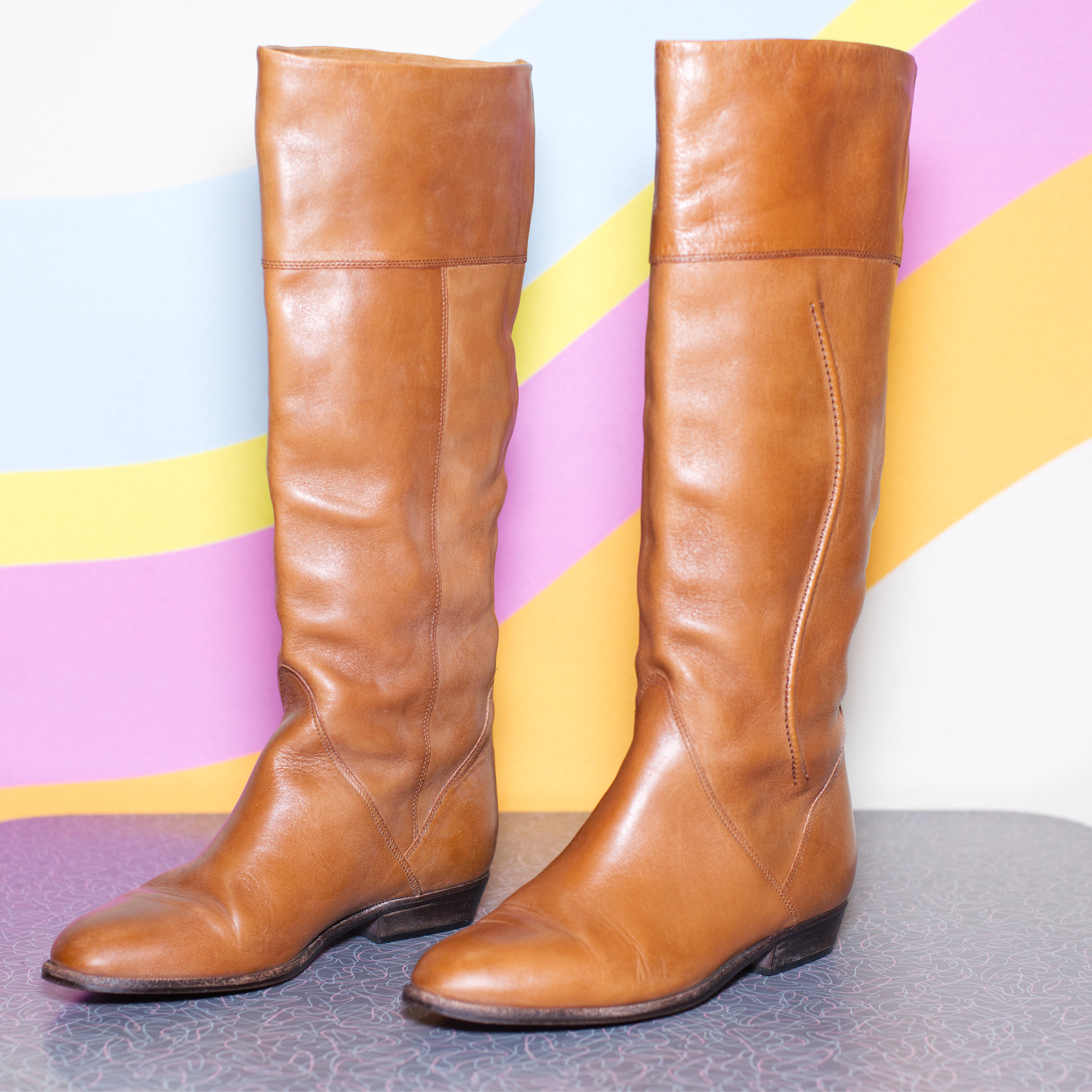 Vintage Brown Leather Flat Boots | Size 7 - Image 2