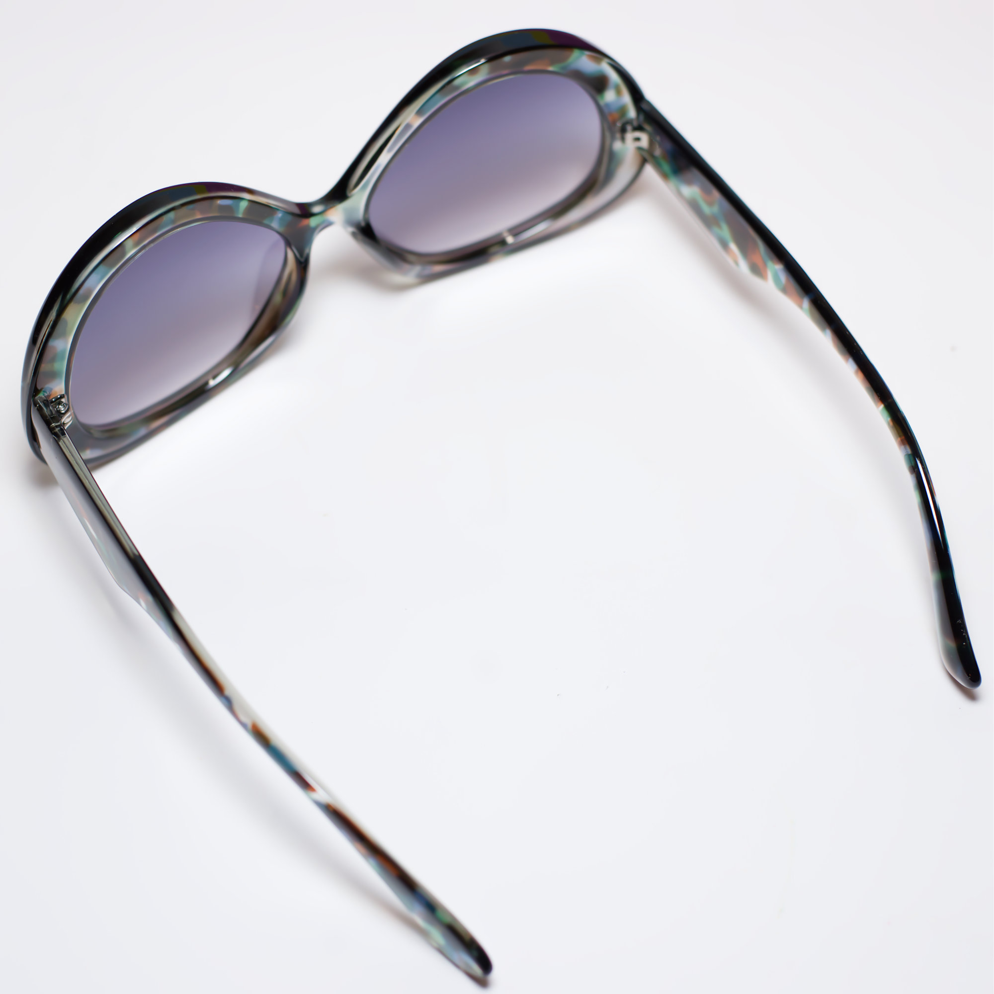 Retro Mod Rounded Oversized Sunglasses - Image 6