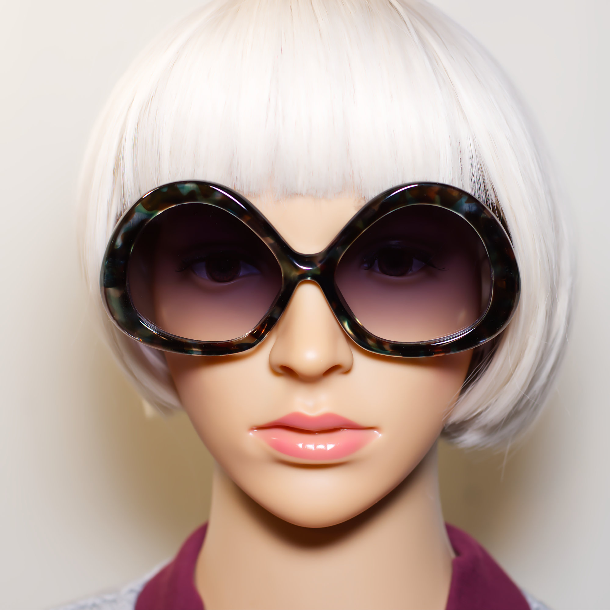 Retro Mod Rounded Oversized Sunglasses - Image 7